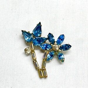 Vintage Rhinestone Flower Brooch